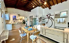 Bright House With Terrace In Santa Croce